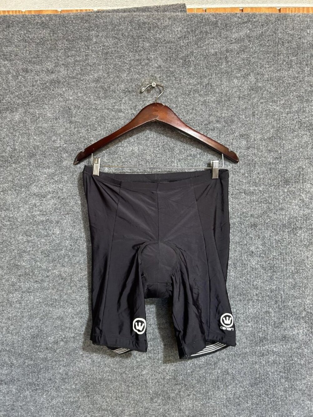 Canari Cycling Shorts Mens Large Black Padded Chamois 8 Inseam Bike Stretch